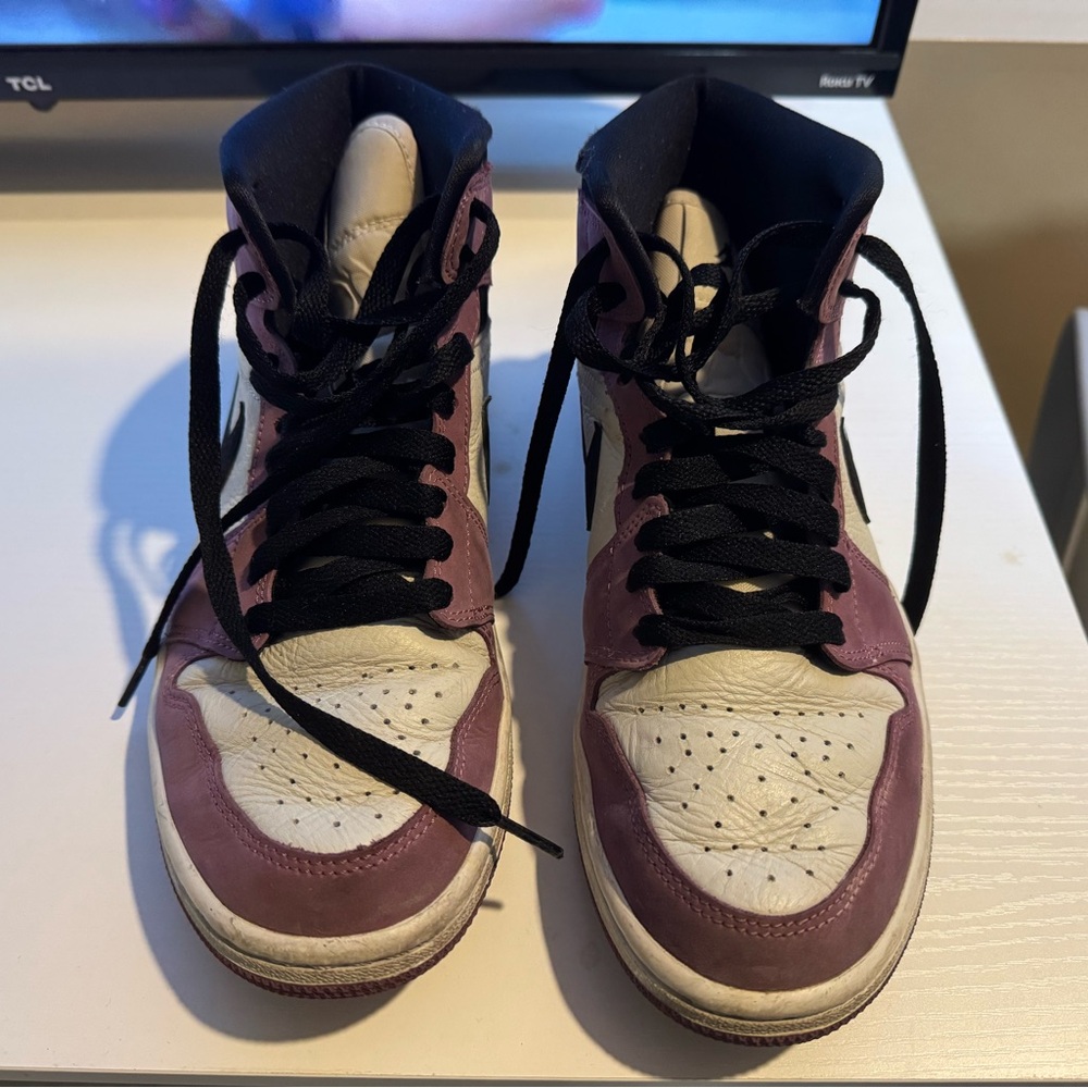 Nike Women’s Air Jordan 1 Mid SE Light Mulberry